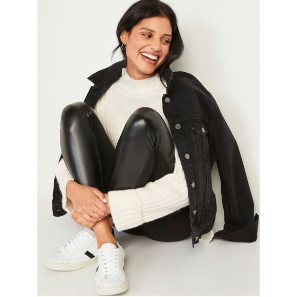 NWT Old Navy High-Waisted Faux-Leather Panel
Leggings For Women in Blackjack - Picture 3 of 10